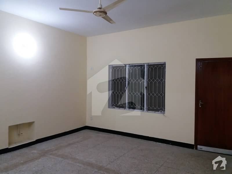 Old House 1000 Sq Yd House For Sale In F101