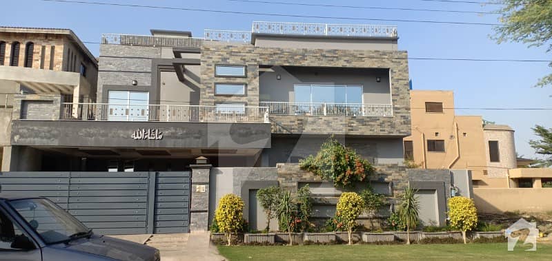 Upper Portion Of 1 Kanal House  Available For Rent