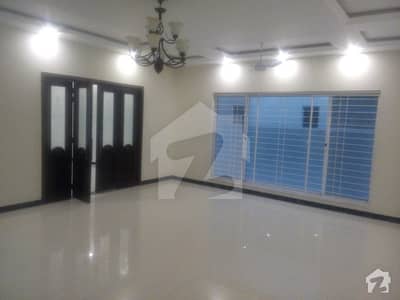 1 Kanal BRAND NEW OUTCLASS DOUBLE UNIT HOUSE in NFC 1 at prime location BLOCK B