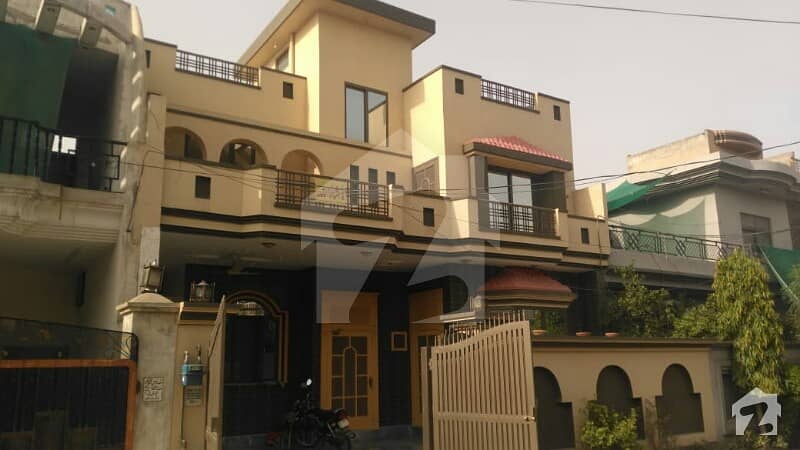 Nice Condition Beautiful 10 Marla Double Unit House In Marghzar Officers Colony - Block C
