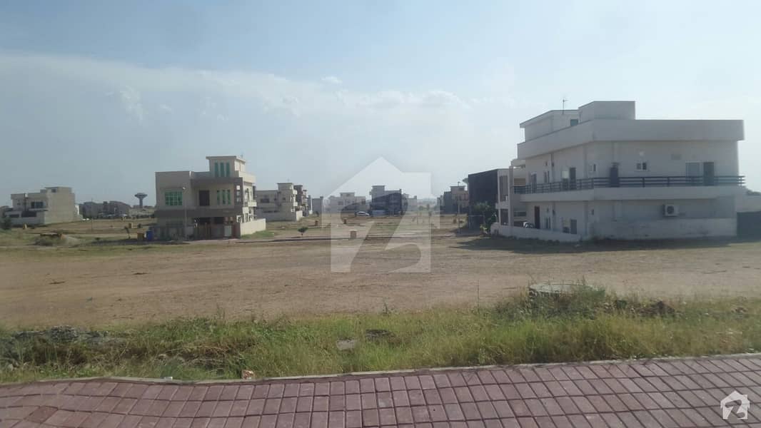 Beautiful Exclusive Height Location 10 Marla In E Block Phase 8 Bahria Town