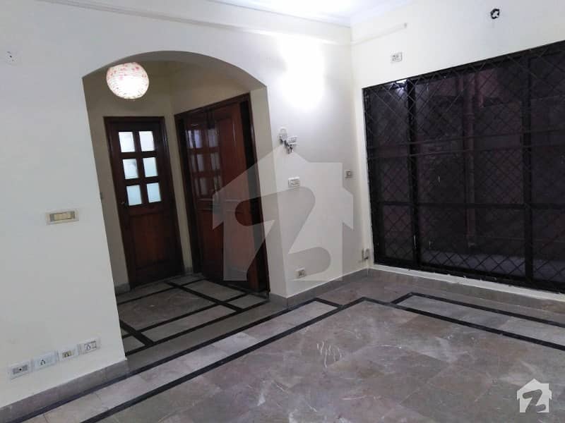 10 Marla Beautiful Slightly Used Royal Place Out Class Modern Luxury Bungalow For Rent In Forth Villas Near Dha Phase I