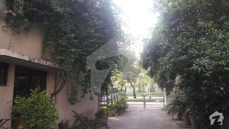 1244 Sq Yd House Is Available For Sale Near To F7 Markaz Jinnah Super Area 1244 Sq Yd House Is Available For Sale Near To F7 Markaz Jinnah Super Area