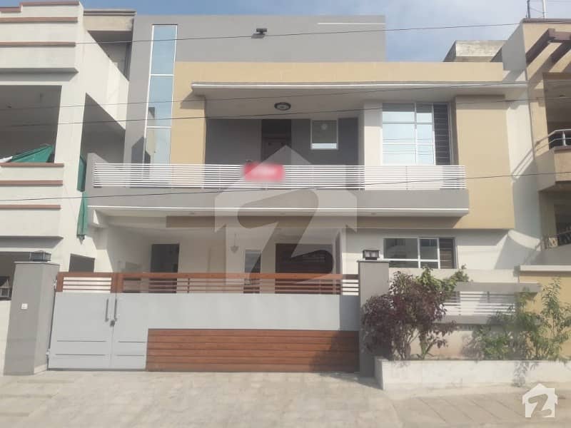 10 Marla House For Rent In Police Foundation Sector B