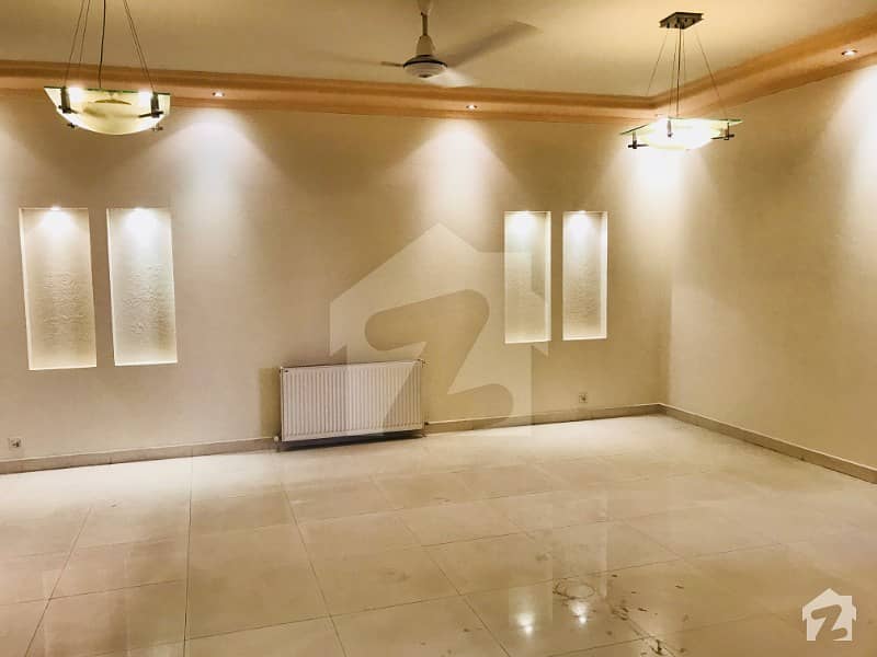 Spacious Bright In Karakoram Enclave 2 F-11  Flat For Rent