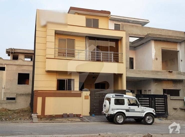 سٹی ہاؤسنگ سکیم جہلم میں 4 کمروں کا 5 مرلہ مکان 1.1 کروڑ میں برائے فروخت۔