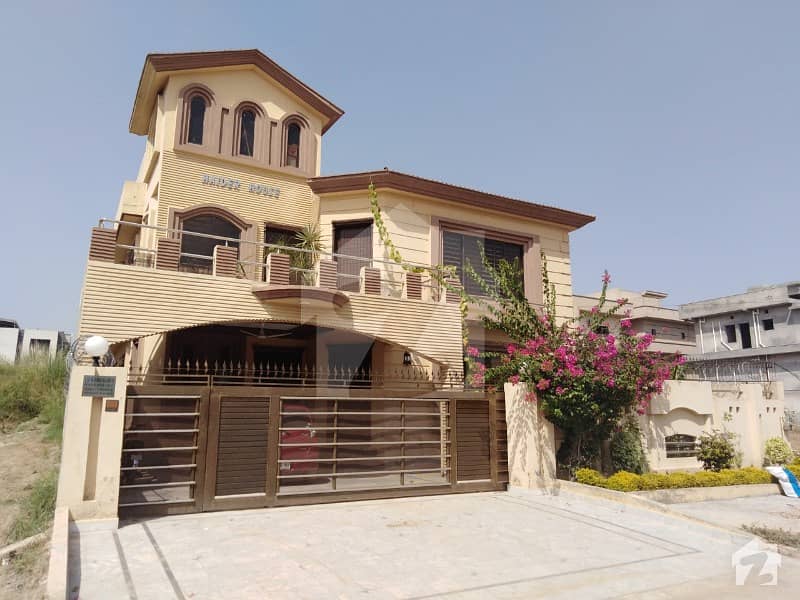 1 Kanal House For Sale