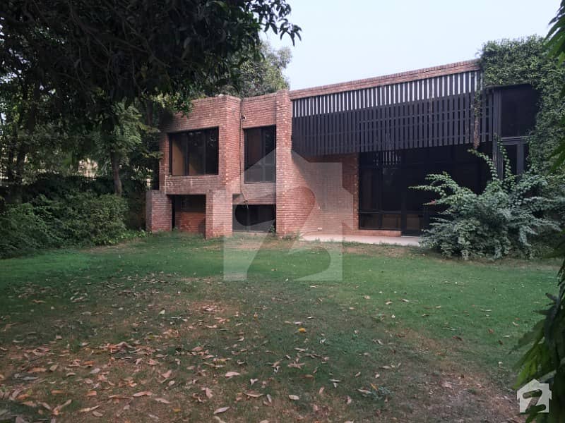 Cantt Estate Offer 3 Kana Furnished Stylish Bungalow With Swimming Pool  In Main Cantt Lahore