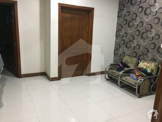 خیابانِ کالونی فیصل آباد میں 6 کمروں کا 10 مرلہ مکان 1.7 کروڑ میں برائے فروخت۔