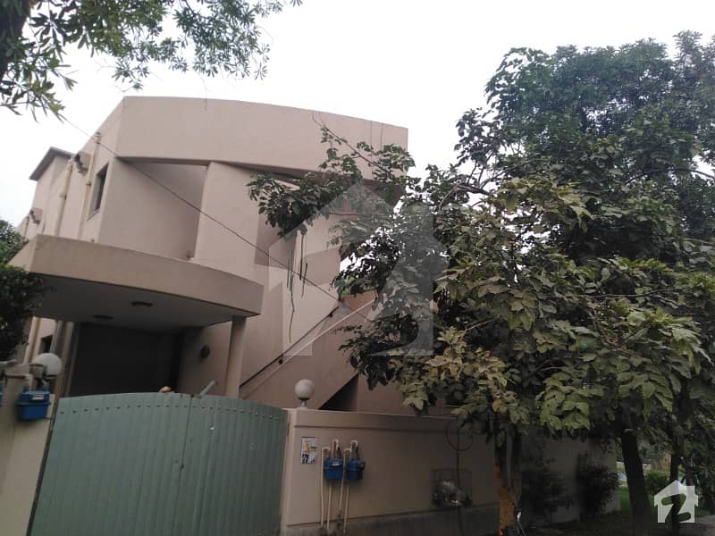 Beautiful One Kanal House Upper Portion With Separate Gate For Rent