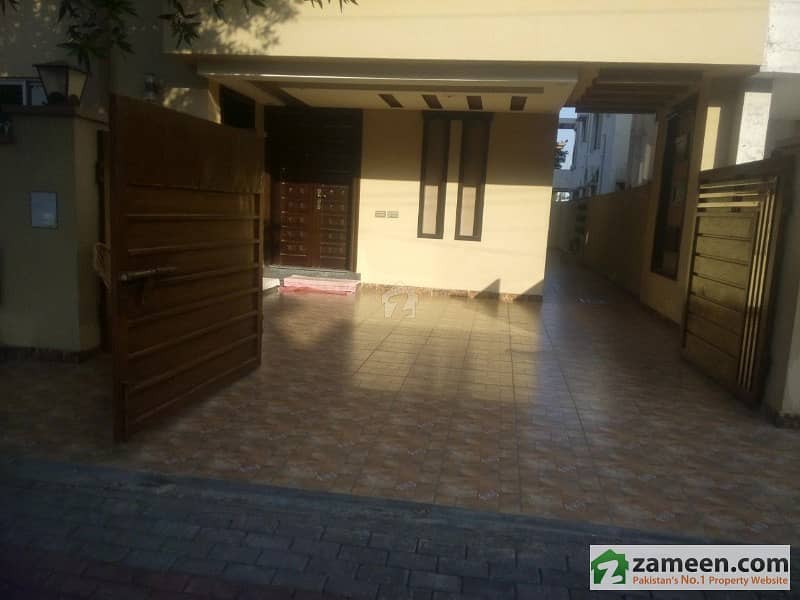 10 Marla Brand New House For Sale In Overseas B Block