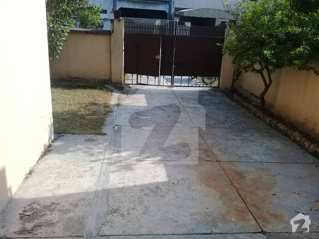 I-8/2 - Independent Single Storey House For Rent - Green Lawn Near Shifa Hospital