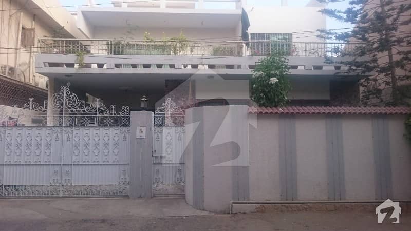 400 Yard 3+3=6 Bedrooms 2 Unit Bungalow For Sale With 2 Car Parking At Prime Location Of Gulshan E Iqbal Near Mosque