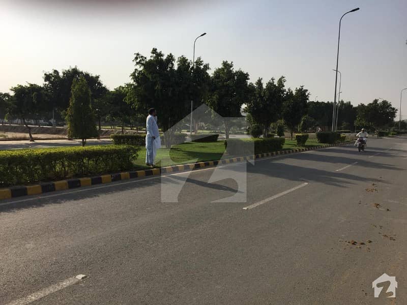 Plot Available For Sale At Famous Residential Area Of Faisalabad