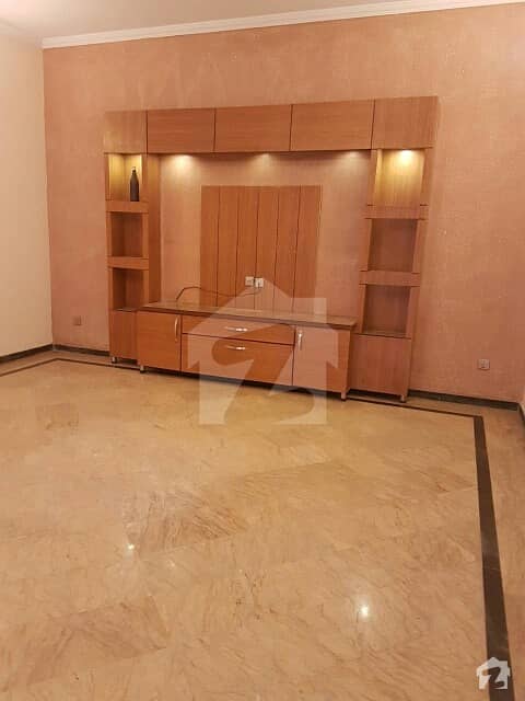 House Single Story 1 Kanal Brand New House Is For Rent