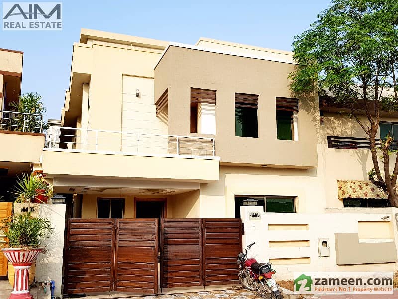 11 Marla Beautiful House For Sale In Phase 2 Bahria Town