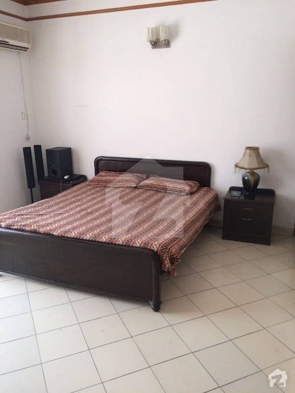Independent Bedroom For Female Or A Couple In Phase 6  Room For Rent