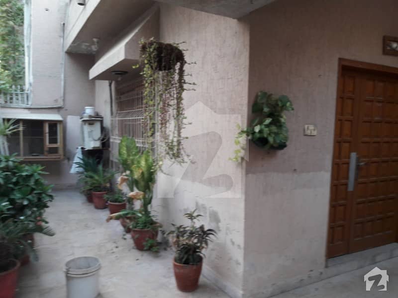 گلستانِِ جوہر ۔ بلاک 7 گلستانِ جوہر کراچی میں 3 کمروں کا 8 مرلہ مکان 1.75 کروڑ میں برائے فروخت۔