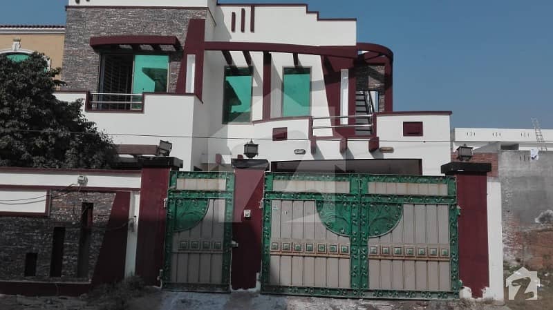 علامہ اقبال ٹاؤن منڈی بہاؤالدین میں 5 کمروں کا 10 مرلہ مکان 1. 1 کروڑ میں برائے فروخت۔