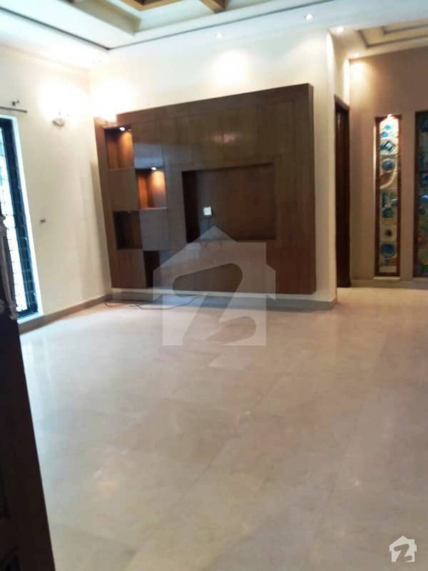 10 Marla Slightly Used Owner Build House For Sale In Phase 4 Dha Lahore Cantt