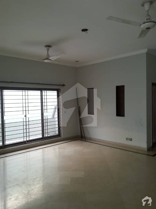 1 Kanal Brand New Type House For Sale
