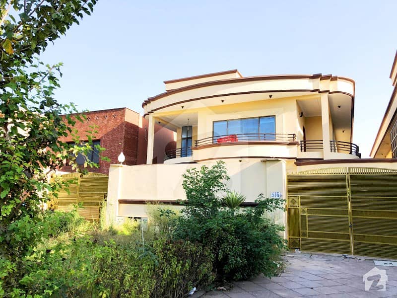 27 Marla Triple Storey House On Main Margalla Road 27 Marla Triple Storey House On Main Margalla Road
