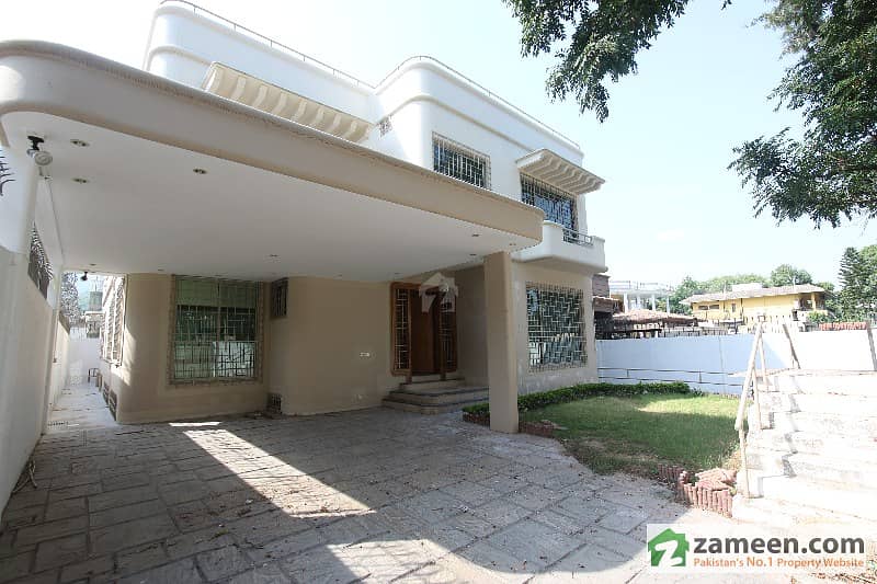 666 Sq. Yards Beautiful House For Sale In Sector F-7