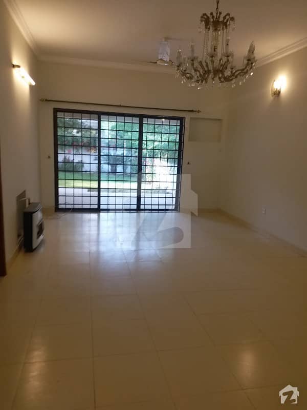 F-10  500 Sq Yd House For Rent With 5 Bedrooms Attached Stylish Bathrooms