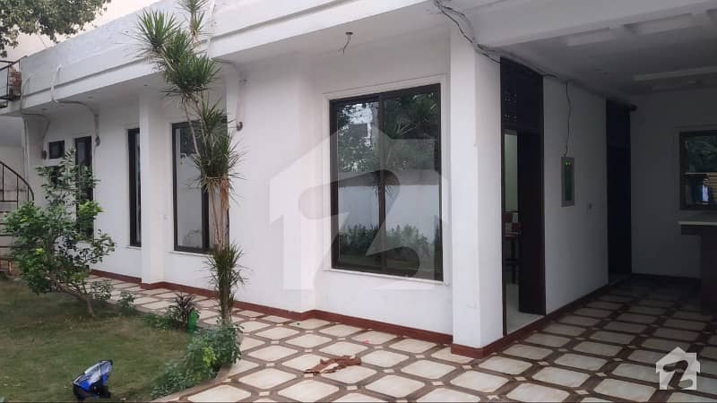 10 Marla House Urgent For Sale In Model Town Block F