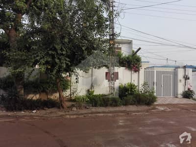 Commercial House Available For Sale