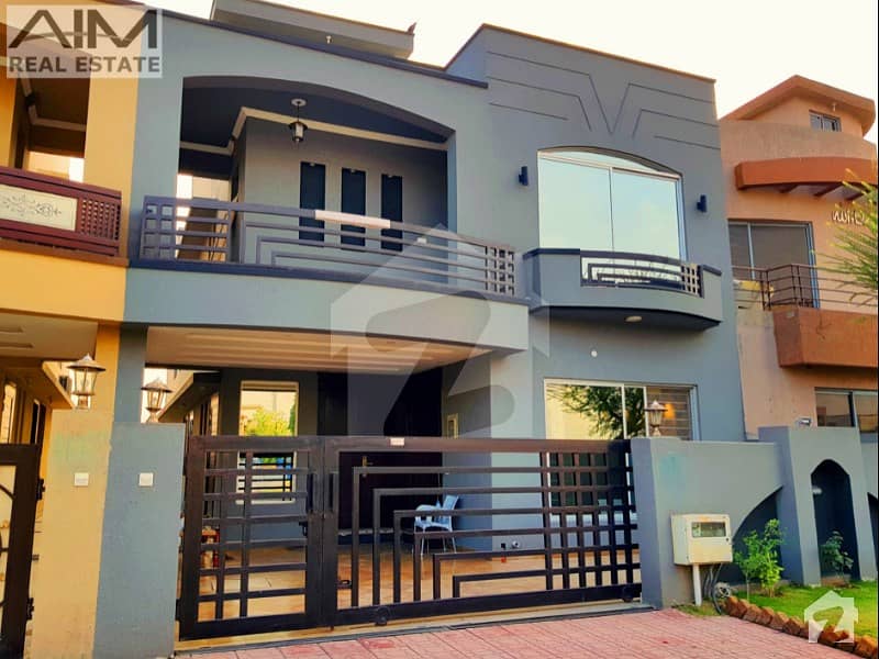 Beautiful 10 Marla High Quality House For Sale