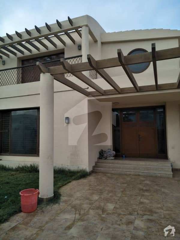 666 Sq Yd Beautiful Architect Design West Open With Basement Slightly Used Bungalow In Dha Phase 6