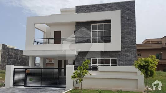 Beautiful 5 Bedroom Double Unit 10 Marla House Beautiful 5 Bedroom Double Unit 10 Marla House