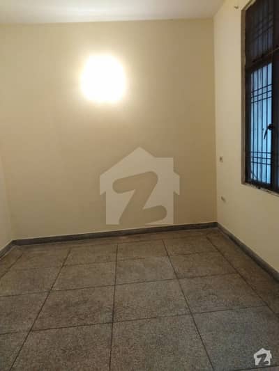 3 Marla 1st Floor Flat Near 7u And Cavalry Easy Transport And Market