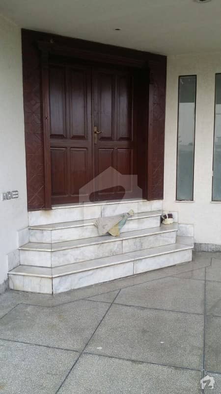 10 Marla Lower Portion For Rent In DHA Phase 8 Air Avenue Block L