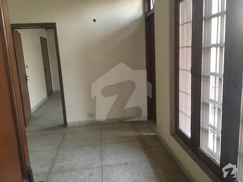 DHA Phase 3 W Block 20 Marla Upper Portion Available For Rent