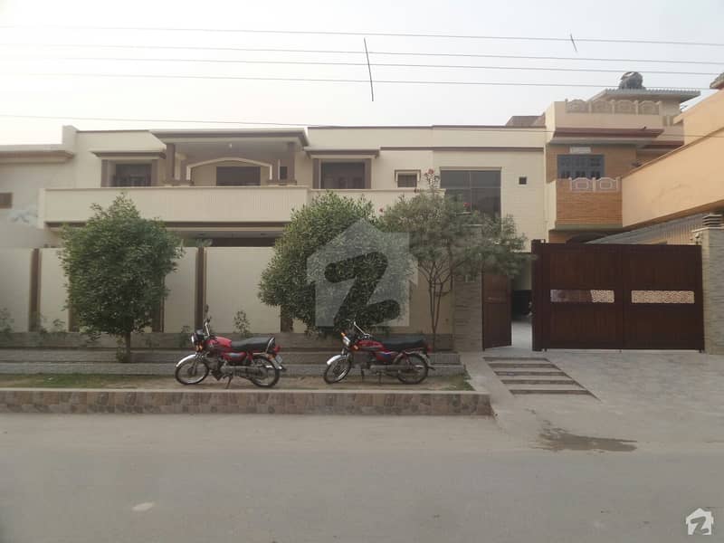 House In Rachna Town 1 Satiana Road
