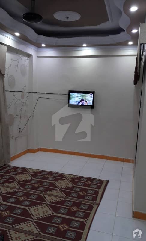 نشتر روڈ (لارنس روڈ) کراچی میں 2 کمروں کا 4 مرلہ فلیٹ 32 لاکھ میں برائے فروخت۔