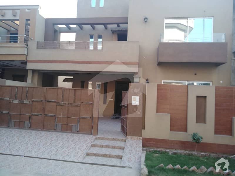 12 marla double story house for sale in tariq gardens