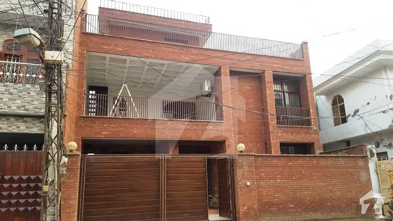 Model Town 10 Marla Owner Build Double Storey Solid Luxurious Bungalow Available For Urgently Sale