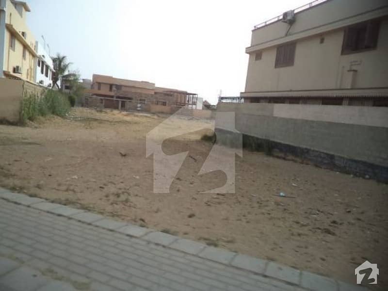 Plot Is Available For Sale At Chowk Raheedabad