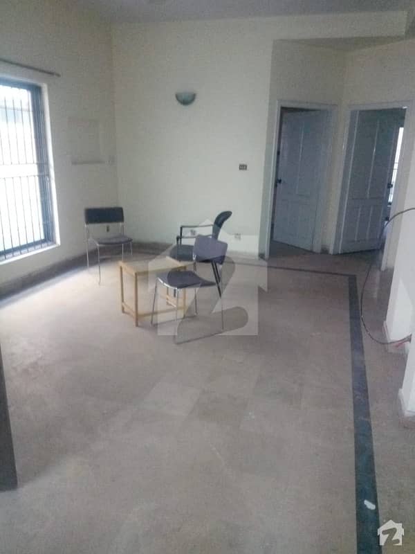 10 Marla House In Eden Avenue Ext Gated Society New Air Port Road Near Metro