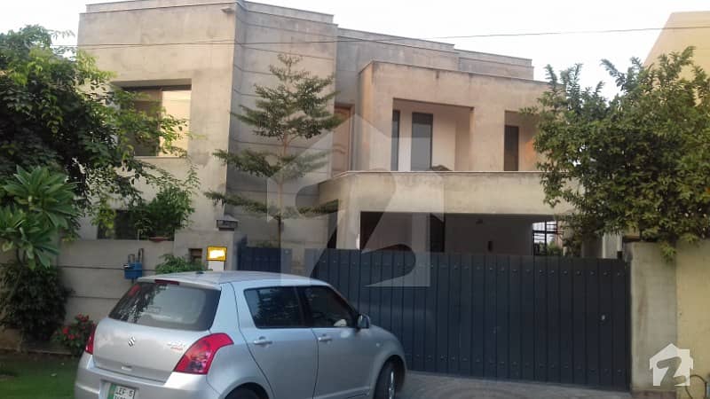 1 Kanal House For Sale In Good Location