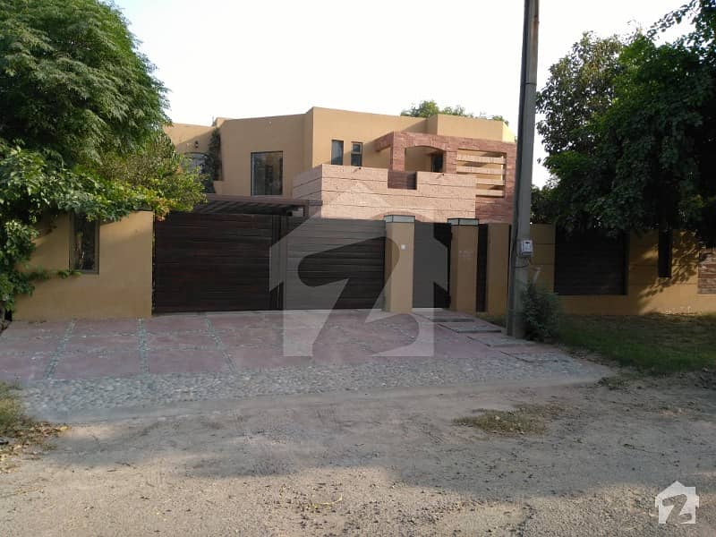 Valencia 2 Kanal Owner Build Slightly Used Luxurious Bungalow Available For Urgently Sale