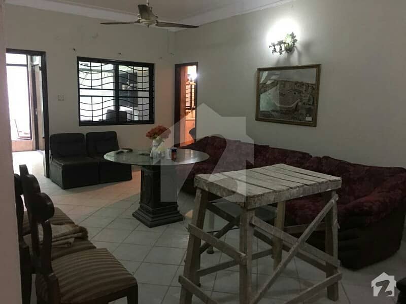 1 Kanal Guest House Available For Rent