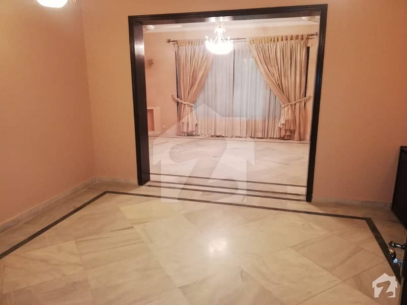 F 10 Double Story House With Ac And Curtains 6 Bedrooms is for rent