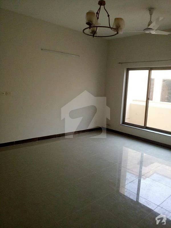 17 Marla Brigadier House Is Available For Sale In Askari 10 - Sector F Lahore