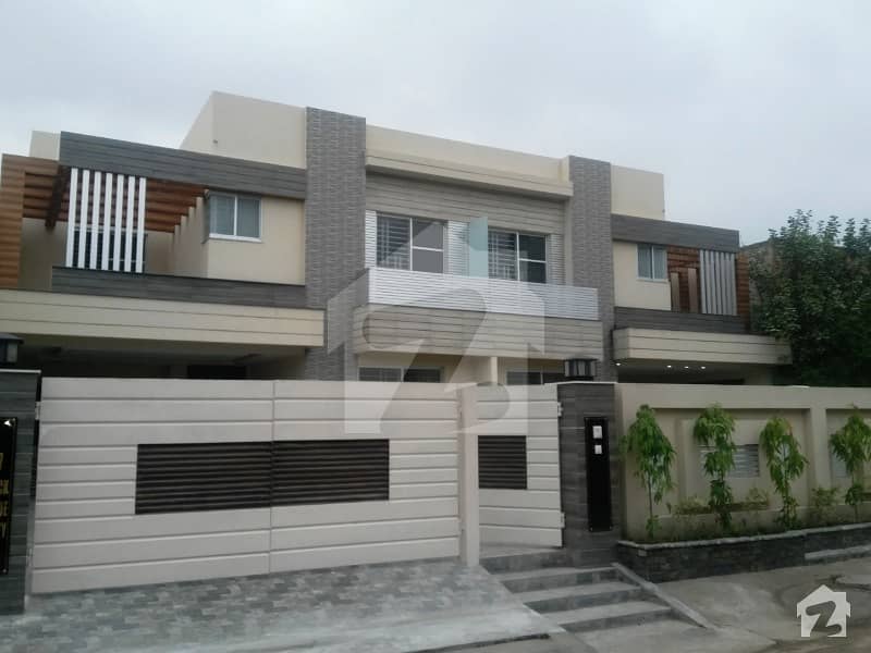 17 Marla Luxurious Pair Bungalow In Revenue Society Near UMT University 55 Bedrooms State Of The Art Bungalows