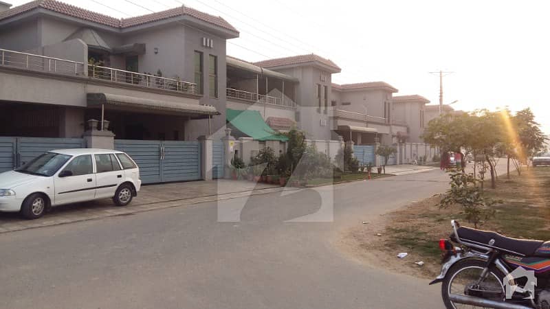Near To Park 04 Bed Room 10 Marla House For Sale In Army Officers Housing Complex Askari 11 Sector B Lahore