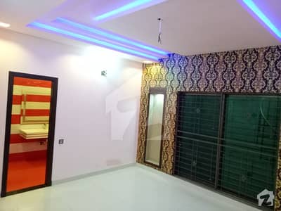 Johar Town 5 Marla Brand New Upper Portion 2nd Floor Tile Flooring